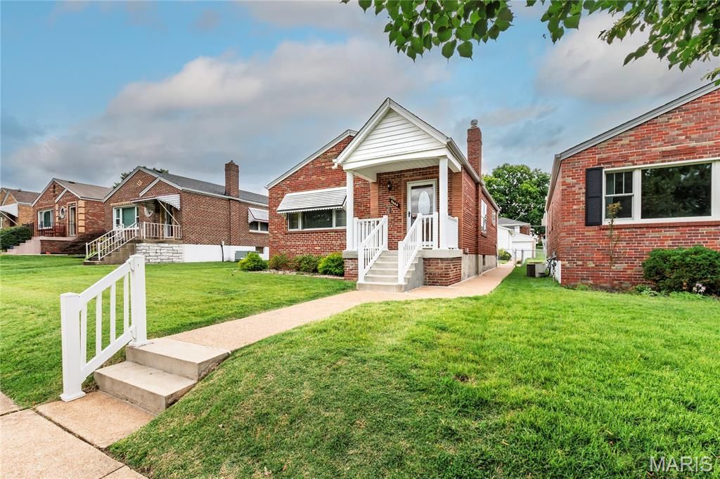 5644 Marquette Avenue, St Louis, MO 63139