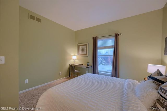 25636 Portico Lane, Novi, MI 48375