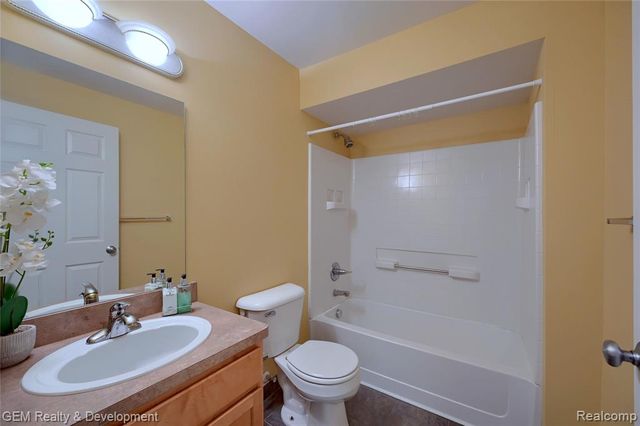 25636 Portico Lane, Novi, MI 48375