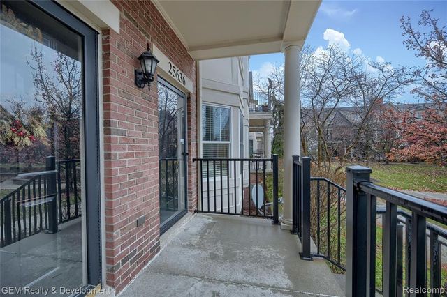 25636 Portico Lane, Novi, MI 48375