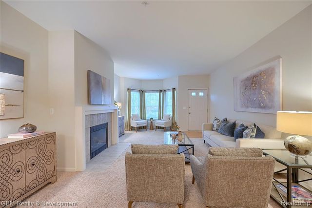 25636 Portico Lane, Novi, MI 48375