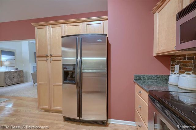 25636 Portico Lane, Novi, MI 48375