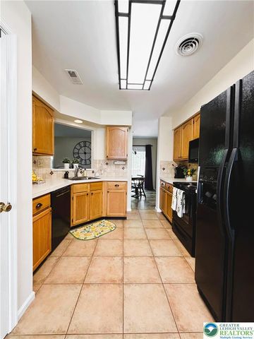 60 Carousel Circle, New Britain Boro, PA 18901
