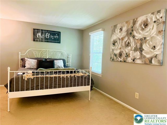 60 Carousel Circle, New Britain Boro, PA 18901