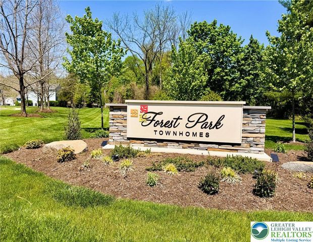 60 Carousel Circle, New Britain Boro, PA 18901