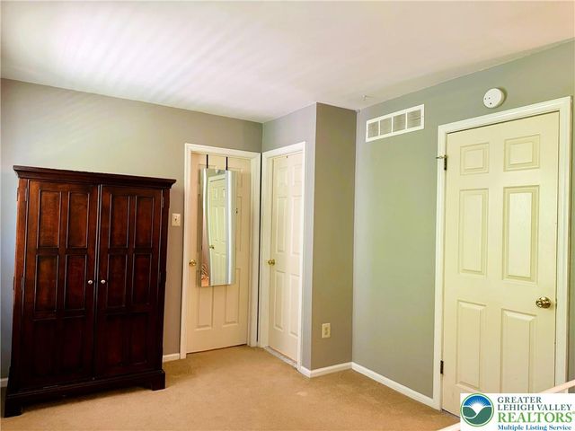 60 Carousel Circle, New Britain Boro, PA 18901