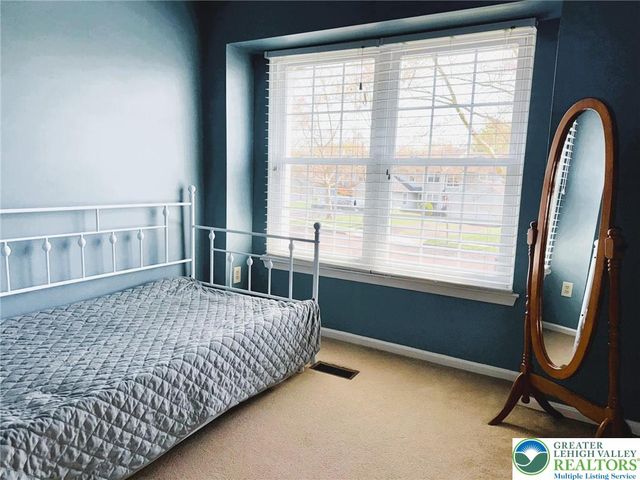 60 Carousel Circle, New Britain Boro, PA 18901