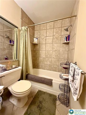 60 Carousel Circle, New Britain Boro, PA 18901