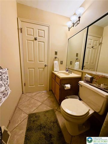 60 Carousel Circle, New Britain Boro, PA 18901