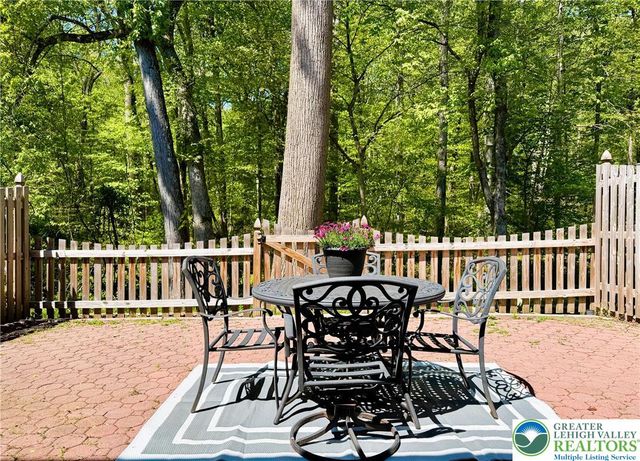 60 Carousel Circle, New Britain Boro, PA 18901