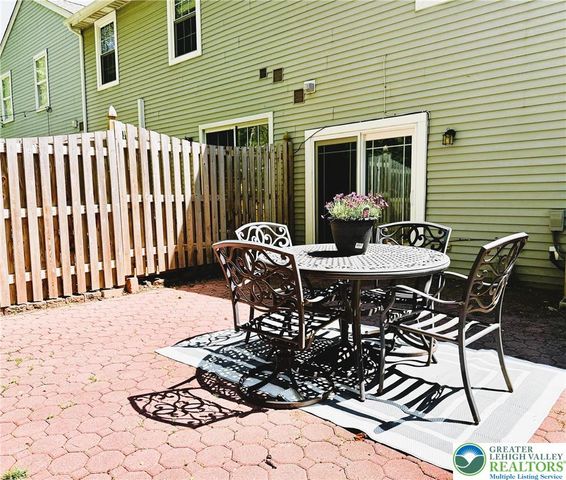 60 Carousel Circle, New Britain Boro, PA 18901