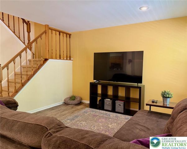 60 Carousel Circle, New Britain Boro, PA 18901