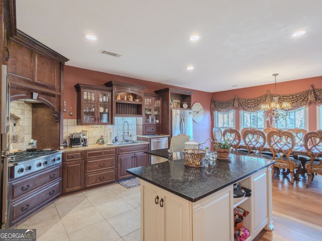 410 Caldwell Lane, Hoschton, GA 30548