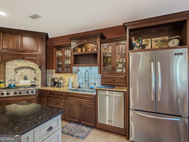 410 Caldwell Lane, Hoschton, GA 30548