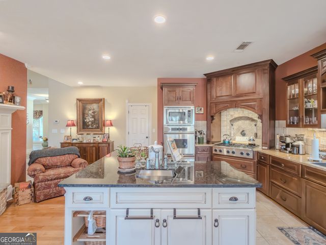 410 Caldwell Lane, Hoschton, GA 30548