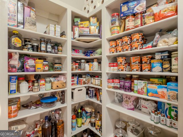 410 Caldwell Lane, Hoschton, GA 30548