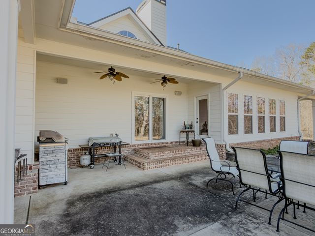410 Caldwell Lane, Hoschton, GA 30548