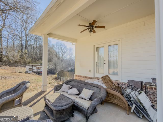 410 Caldwell Lane, Hoschton, GA 30548