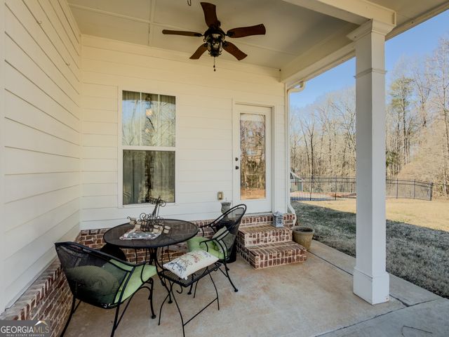 410 Caldwell Lane, Hoschton, GA 30548