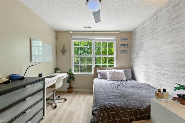 302 Dorothy DR, Yorktown, VA 23692