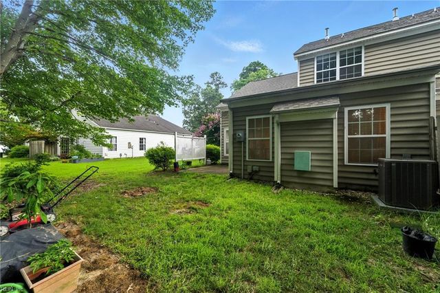 302 Dorothy DR, Yorktown, VA 23692