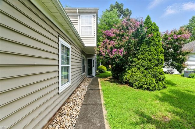 302 Dorothy DR, Yorktown, VA 23692