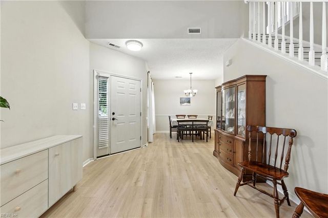302 Dorothy DR, Yorktown, VA 23692