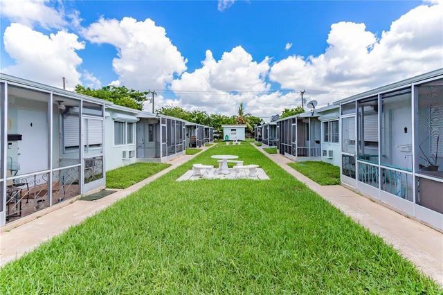 2211 Lincoln Street 11, Hollywood, FL 33020