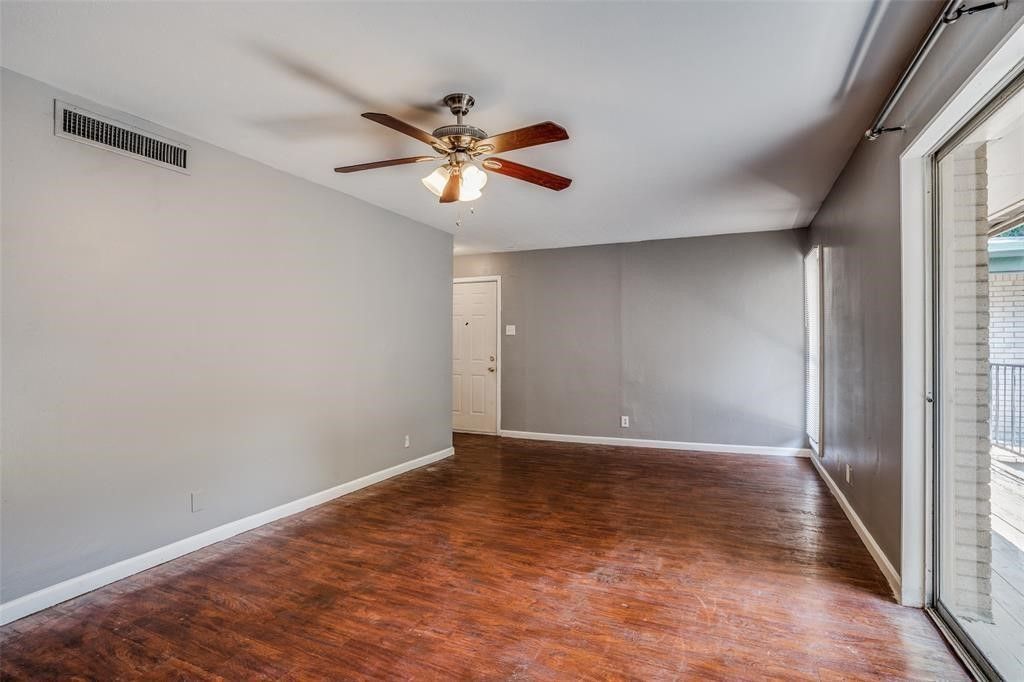 982 S Weatherred Drive B, Richardson, TX 75080