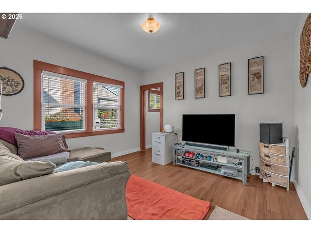 1115 Ne 70TH Ave, Portland, OR 97213