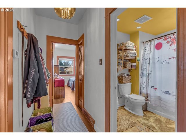 1115 Ne 70TH Ave, Portland, OR 97213