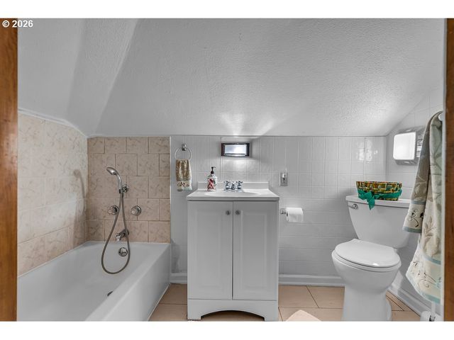 1115 Ne 70TH Ave, Portland, OR 97213