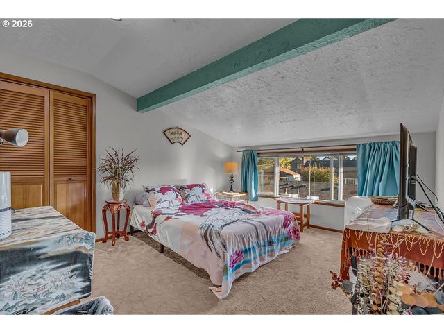 1115 Ne 70TH Ave, Portland, OR 97213