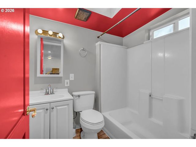 1115 Ne 70TH Ave, Portland, OR 97213