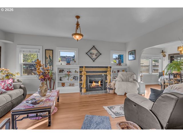 1115 Ne 70TH Ave, Portland, OR 97213
