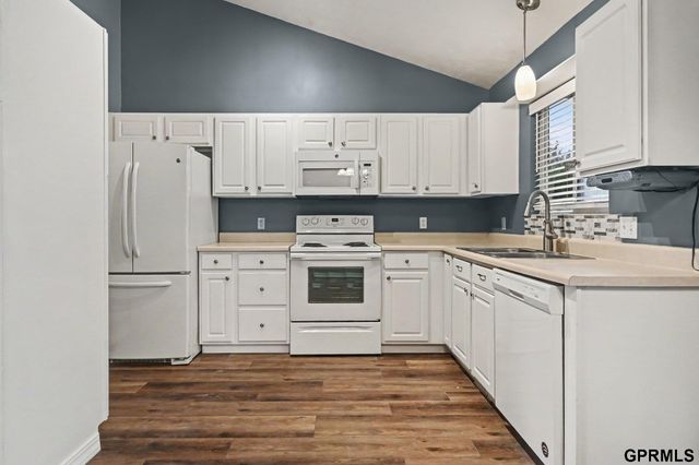 13526 Westport Circle, Bellevue, NE 68123