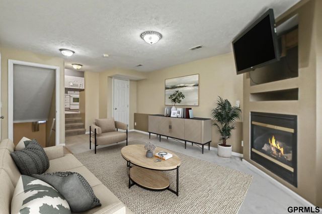 13526 Westport Circle, Bellevue, NE 68123