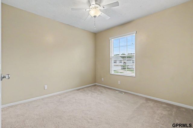 13526 Westport Circle, Bellevue, NE 68123