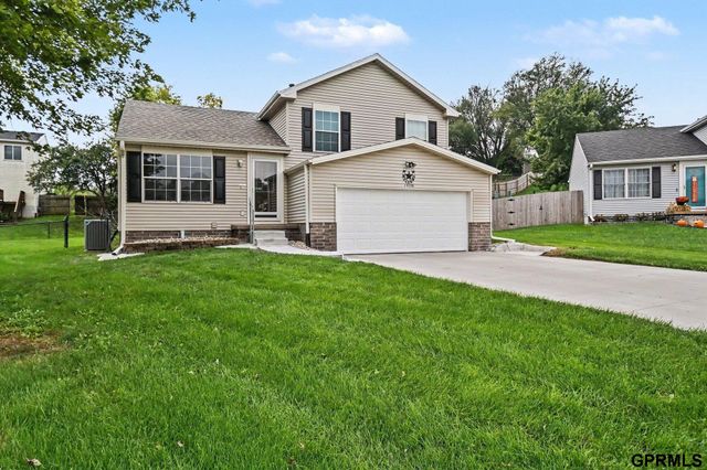 13526 Westport Circle, Bellevue, NE 68123