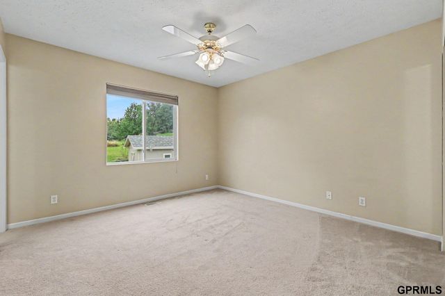 13526 Westport Circle, Bellevue, NE 68123