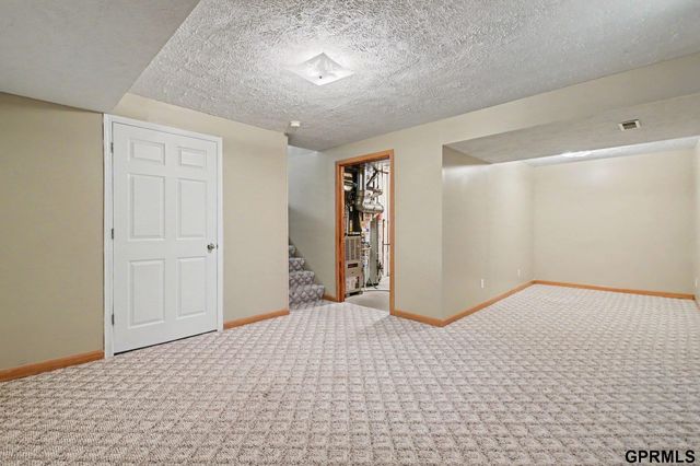 13526 Westport Circle, Bellevue, NE 68123