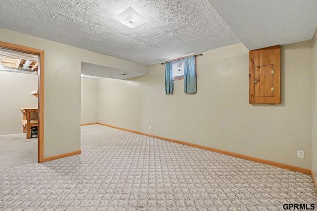 13526 Westport Circle, Bellevue, NE 68123
