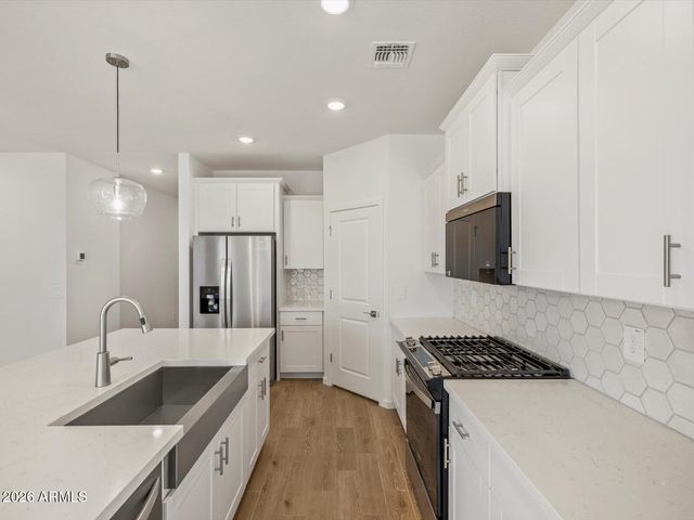 17641 W WOODLANDS Avenue, Goodyear, AZ 85338