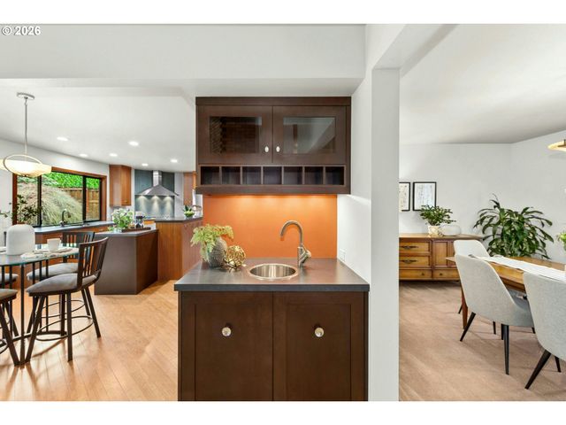 4445 Nw MALHUER Ave, Portland, OR 97229