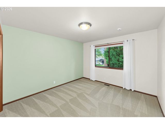 4445 Nw MALHUER Ave, Portland, OR 97229