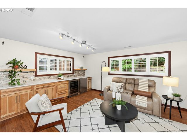 4445 Nw MALHUER Ave, Portland, OR 97229