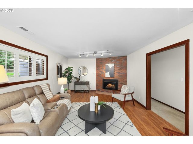 4445 Nw MALHUER Ave, Portland, OR 97229