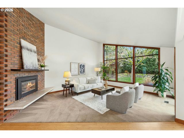 4445 Nw MALHUER Ave, Portland, OR 97229