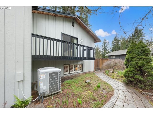 4445 Nw MALHUER Ave, Portland, OR 97229