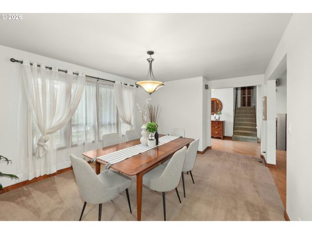 4445 Nw MALHUER Ave, Portland, OR 97229